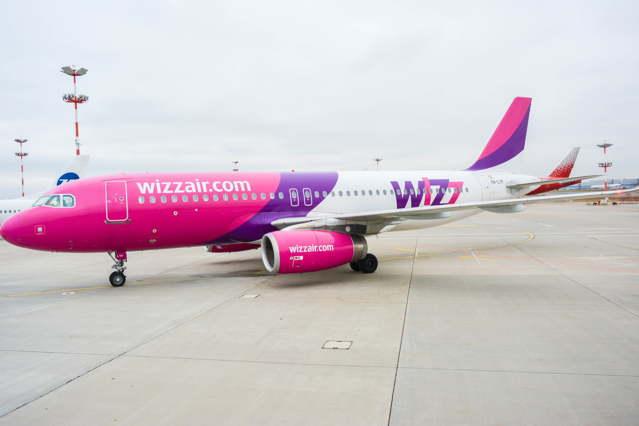 Wizz air авиакомпания сайт. Wizz Air Внуково. 5w7014 Wizz Air. Wizz Air 747. Визз Эйр во Внуково.