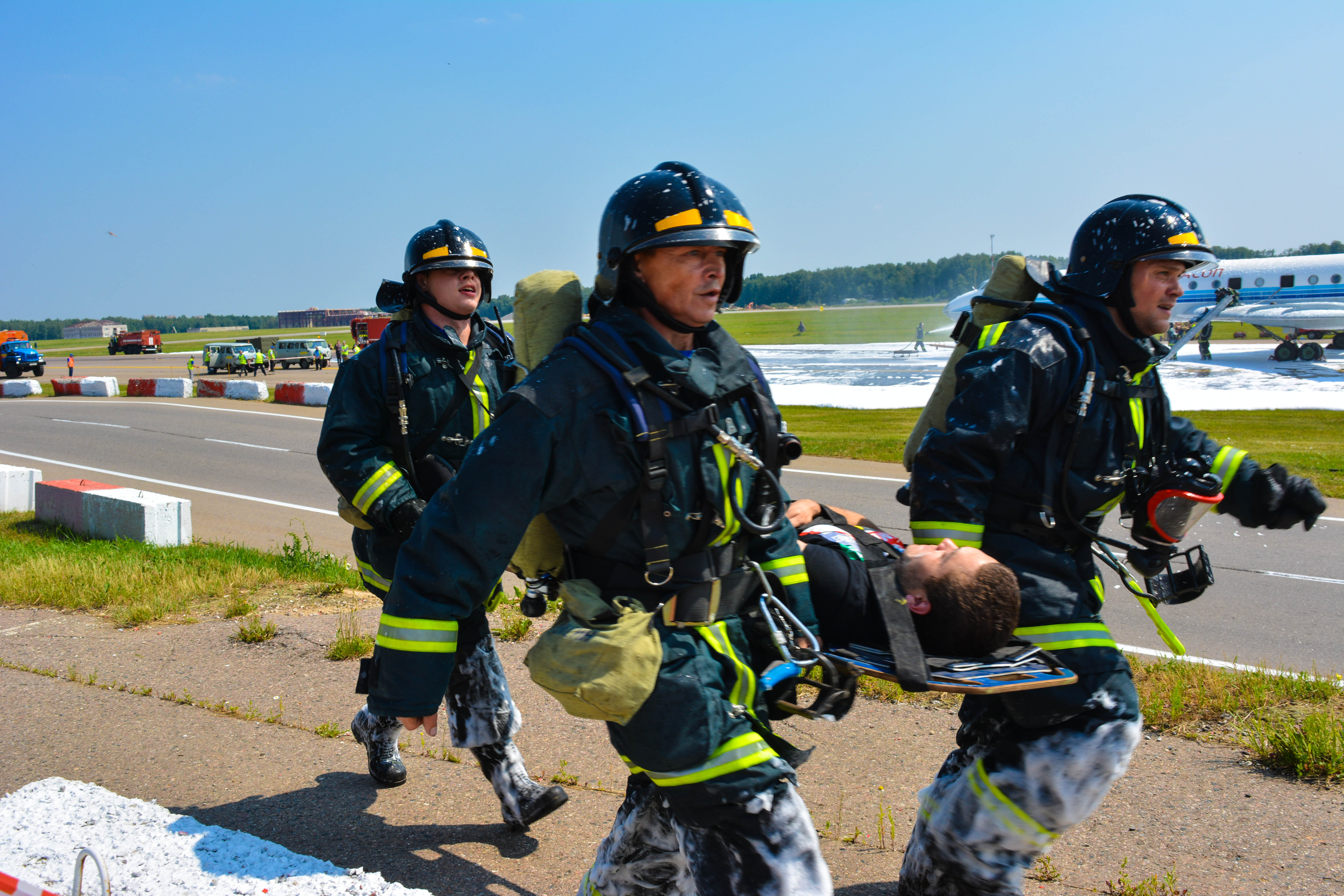 В аэропорту Внуково прошли полномасштабные тактико-специальные учения по отработке действий в условиях аварийной ситуации | Международный аэропорт Внуково