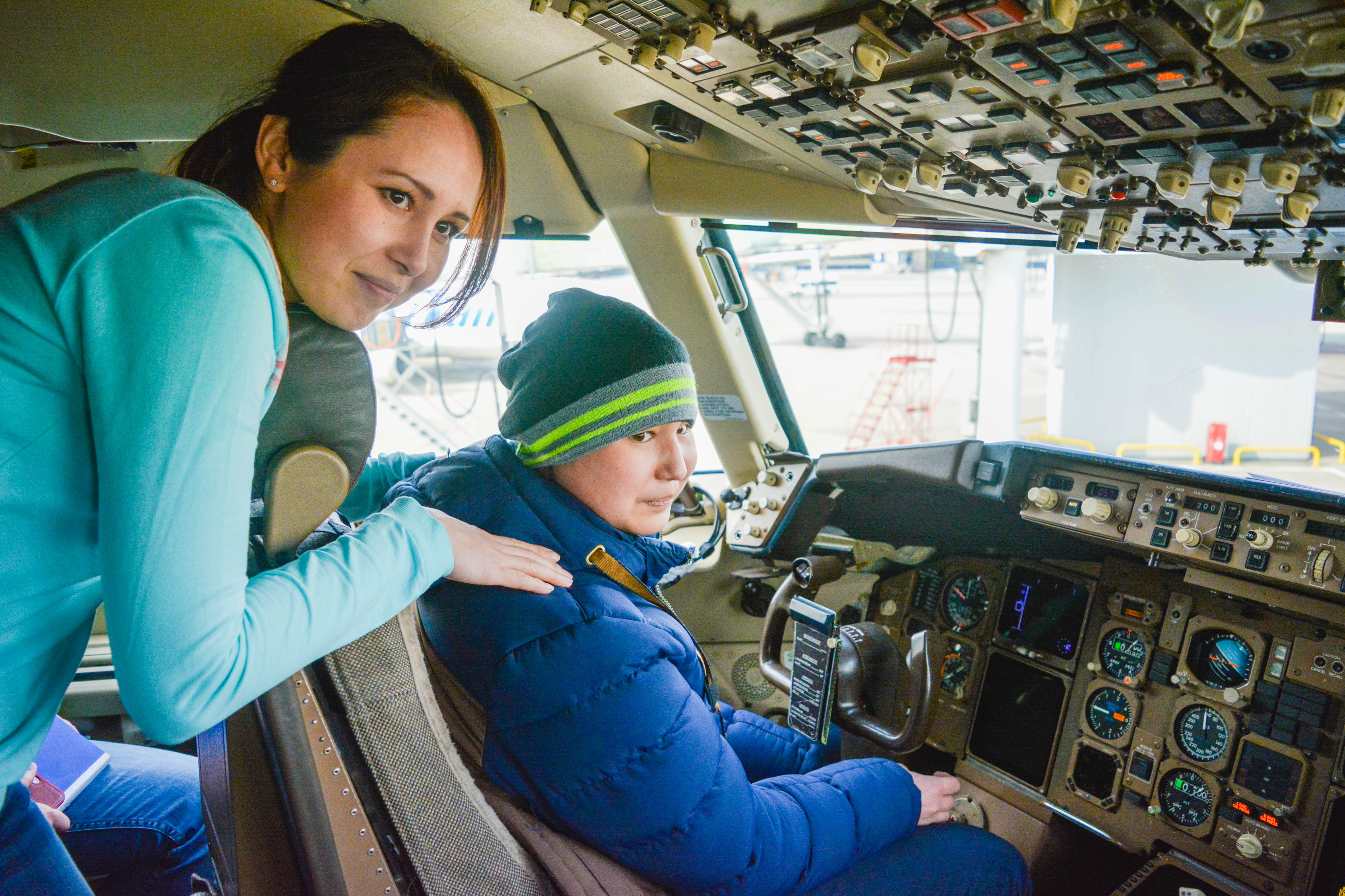 Международный аэропорт Внуково совместно с компанией UTG aviation services провели экскурсию для детей – подопечных Фонда «Подари жизнь» | Международный аэропорт Внуково