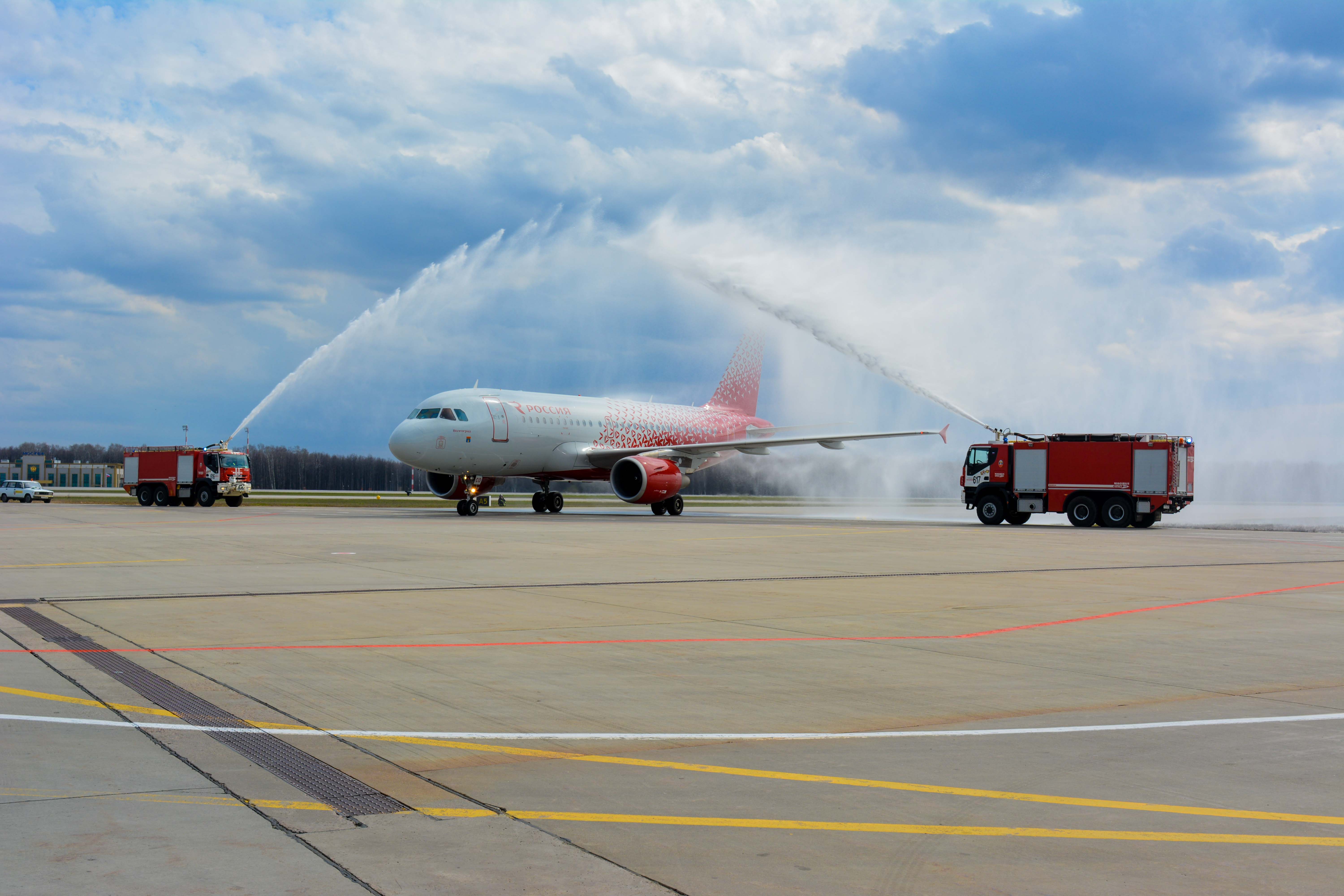 Внуково торжественно встретил первый Airbus A319 в ливрее объединенной авиакомпании «Россия» | Международный аэропорт Внуково