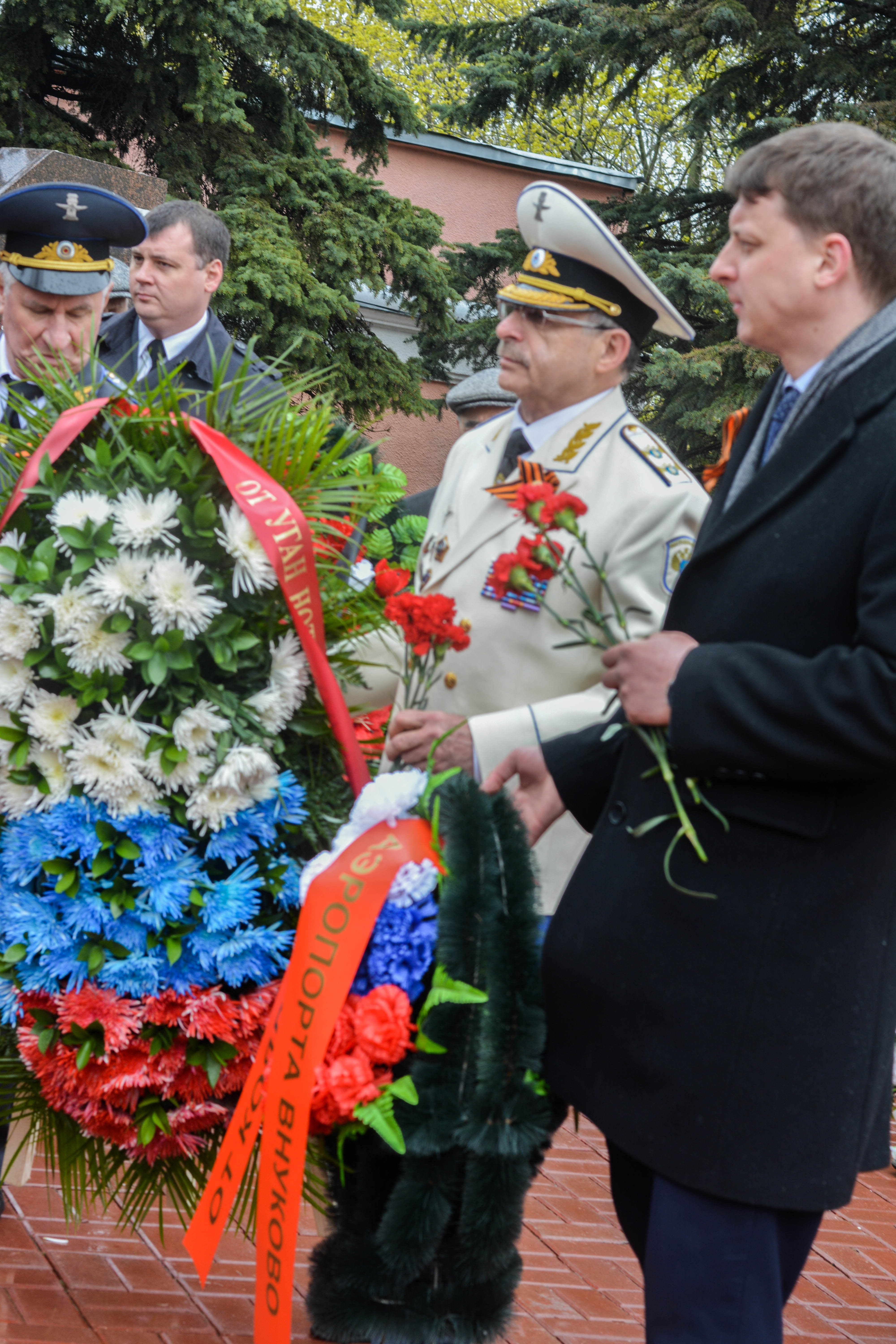 Вся страна отмечает сегодня великий праздник — День Победы | Международный аэропорт Внуково