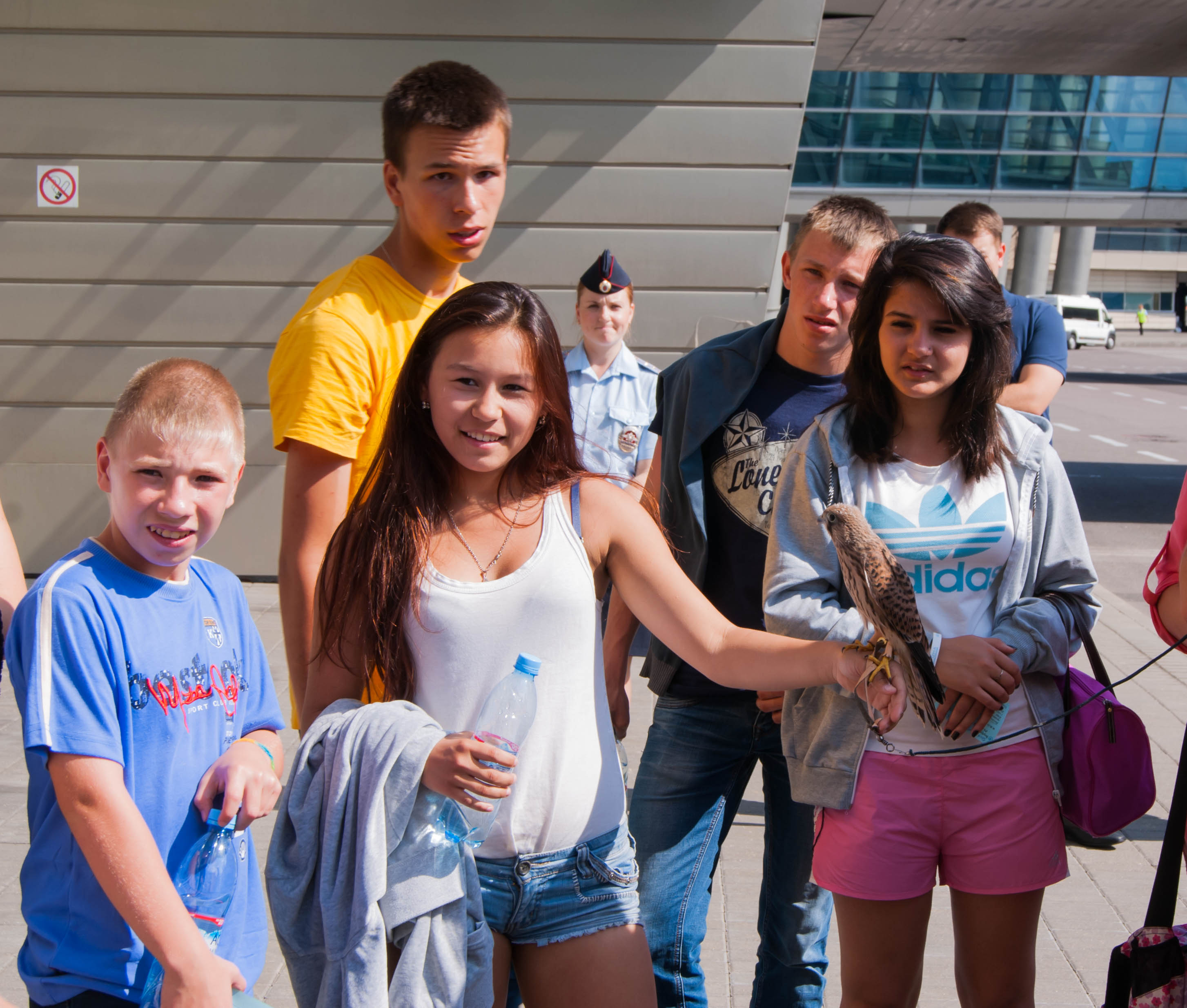 В аэропорту Внуково прошла благотворительная акция «Покажи Родину детям» | Международный аэропорт Внуково