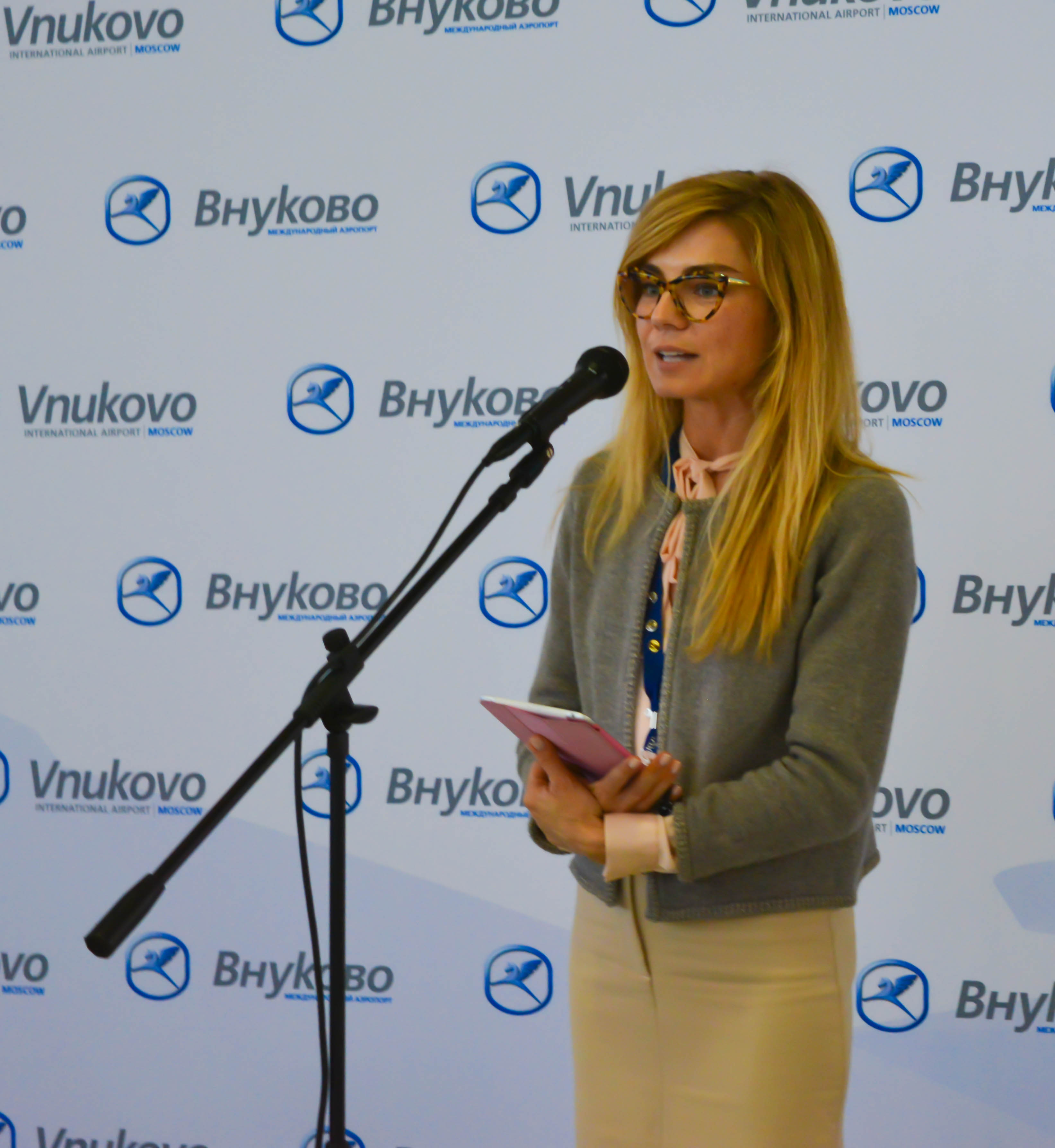 Аэропорт Внуково приветствует нового партнера – авиакомпанию FlyOne! | Международный аэропорт Внуково