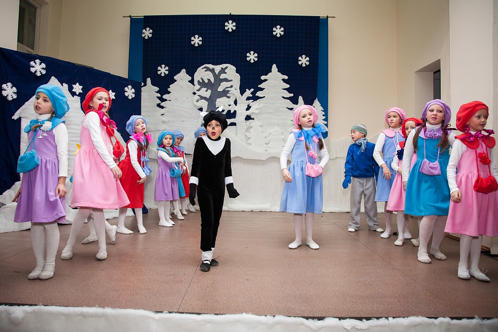В аэропорту Внуково прошла новогодняя Елка для детей сотрудников аэропорта | Международный аэропорт Внуково